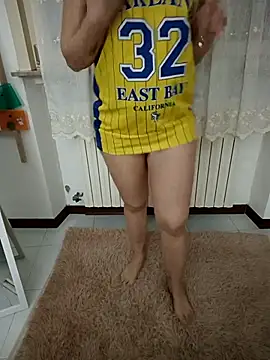 alicepavia22 online show from March 13, 2026, 10:04 pm