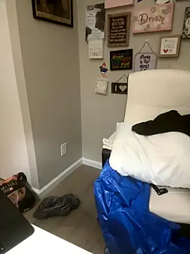 Juicystorm online show from September 18, 2025, 2:25 am