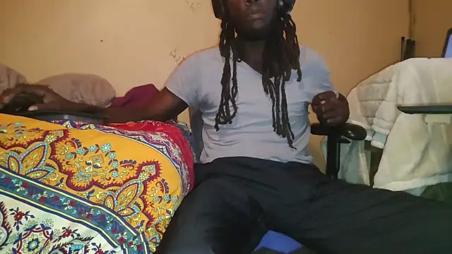 EYEzIAM online show from October 10, 2025, 12:50 pm