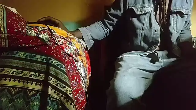 EYEzIAM online show from November 6, 2025, 9:57 am