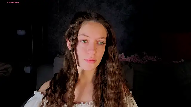 Agnes Wells online show from July 3, 2026, 1:12 am
