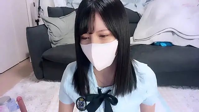 moemilk online show from September 27, 2025, 2:01 pm