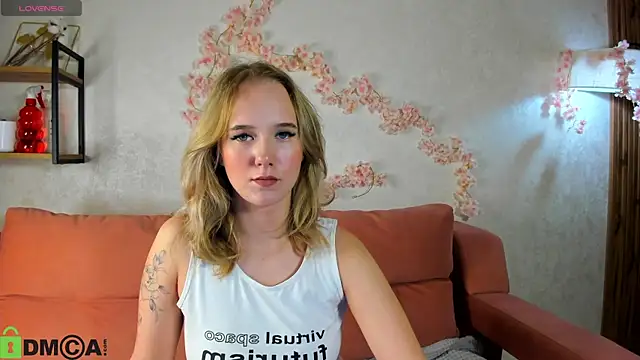 Casey Sweeet online show from September 24, 2025, 8:32 am