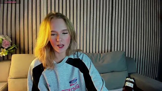 Casey Sweeet online show from September 29, 2025, 8:10 am