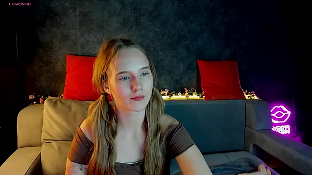 Casey Sweeet online show from February 4, 2026, 1:39 pm