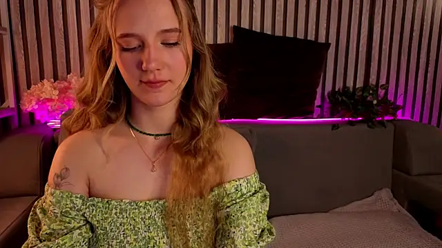 Casey Sweeet online show from May 5, 2026, 9:23 am