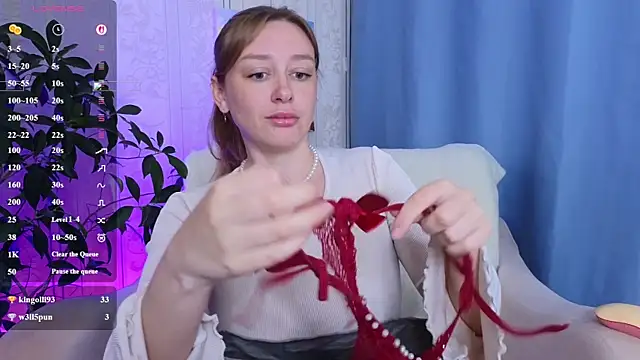 evashiny  online show from June 19, 2026, 1:44 am