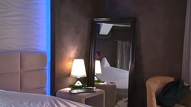 Snapshot of AriWild chatting on March 19, 2026, 5:07 am AriWild online show from March 19, 2026, 5:07 am