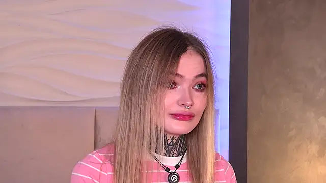 AriWild online show from December 3, 2025, 4:24 am