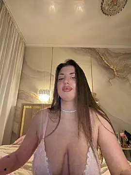 TiffaNoel online show from February 27, 2026, 4:07 pm