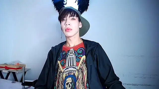 lucky stricke online show from November 10, 2025, 3:33 am