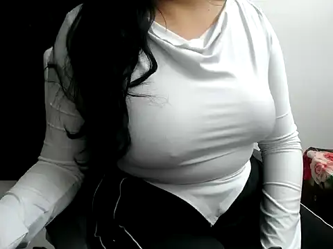 Snapshot of Roshi_Love chatting on June 26, 2026, 7:58 am Roshi Love online show from June 26, 2026, 7:58 am