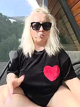 SquirtMilf00 online show from July 8, 2026, 3:02 pm