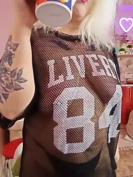 Snapshot of SquirtMilf00 chatting on June 17, 2026, 2:55 am SquirtMilf00 online show from June 17, 2026, 2:55 am