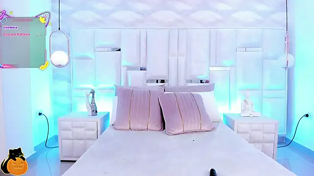 Im Molly Angel online show from October 10, 2025, 8:09 pm