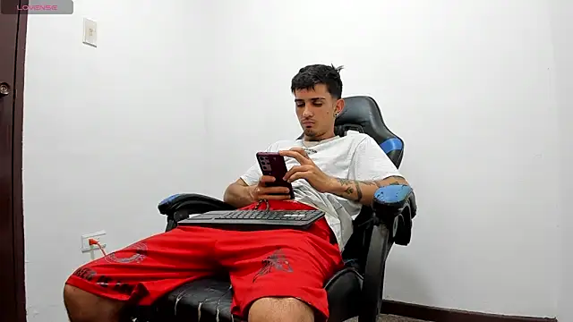 nextboywell1 online show from February 26, 2026, 7:14 pm