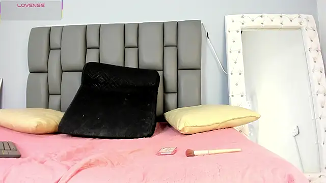  jasmine blush online show from September 28, 2025, 12:34 pm