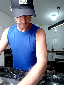 Snapshot of Loiroatv36 chatting on March 11, 2026, 2:55 pm Loiroatv36 online show from March 11, 2026, 2:55 pm