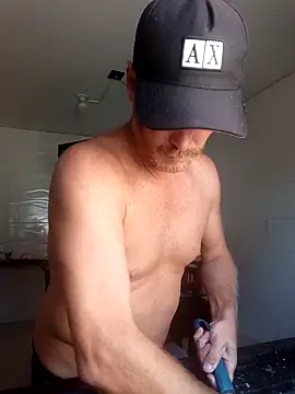 Snapshot of Loiroatv36 chatting on March 13, 2026, 2:11 pm Loiroatv36 online show from March 13, 2026, 2:11 pm