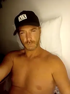 Snapshot of Loiroatv36 chatting on March 12, 2026, 9:13 am Loiroatv36 online show from March 12, 2026, 9:13 am