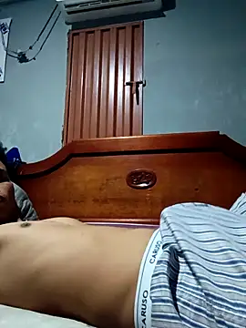 Batm01 online show from April 26, 2026, 11:57 pm