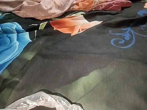 SIMRANSONU26 online show from September 14, 2025, 6:08 pm