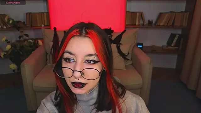 Mistress  Marcelline online show from November 28, 2025, 10:48 am