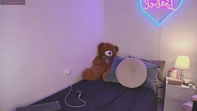 Snapshot of IsabelCortes chatting on March 23, 2026, 11:04 pm IsabelCortes online show from March 23, 2026, 11:04 pm