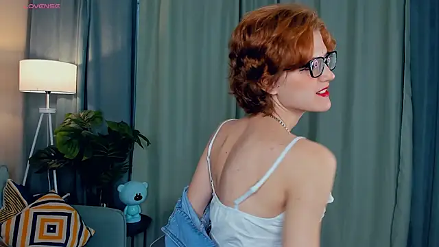 EdlinGathright online show from September 24, 2025, 3:57 am