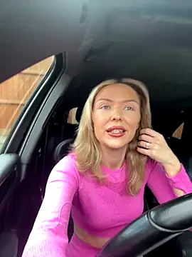 lolableux online show from September 20, 2025, 12:54 pm