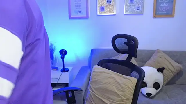 yulian vasquez online show from December 16, 2025, 12:20 pm