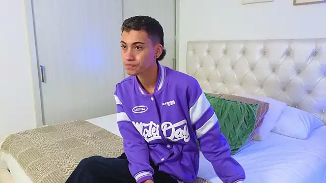 yulian vasquez online show from January 16, 2026, 7:29 pm