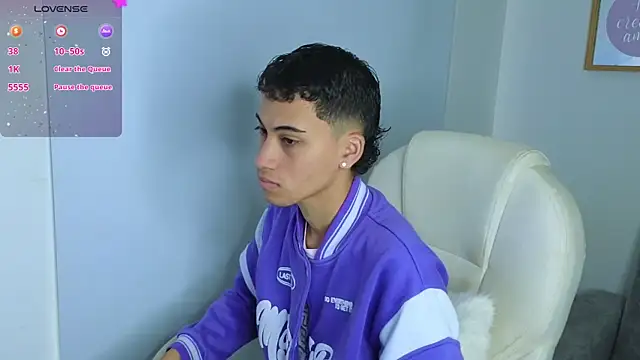 yulian vasquez online show from September 16, 2025, 12:17 pm