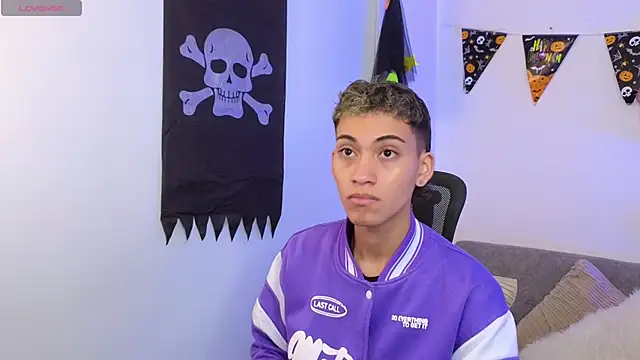 yulian vasquez online show from October 20, 2025, 12:17 pm