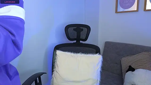 yulian vasquez online show from September 24, 2025, 12:22 pm