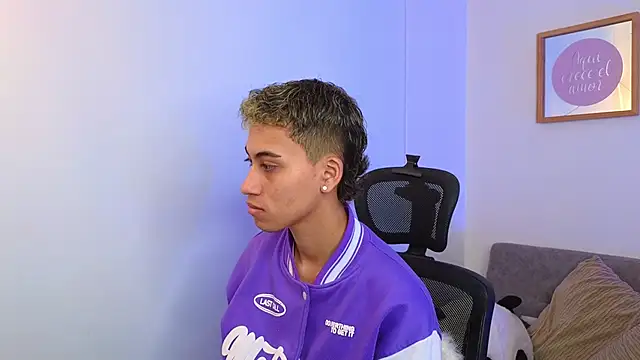 yulian vasquez online show from October 9, 2025, 12:28 pm