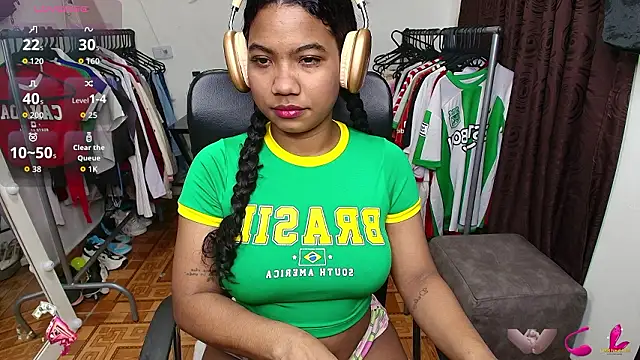 sharlottxl online show from February 18, 2026, 7:39 am