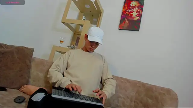 LoganTwink18 online show from January 11, 2026, 5:14 am