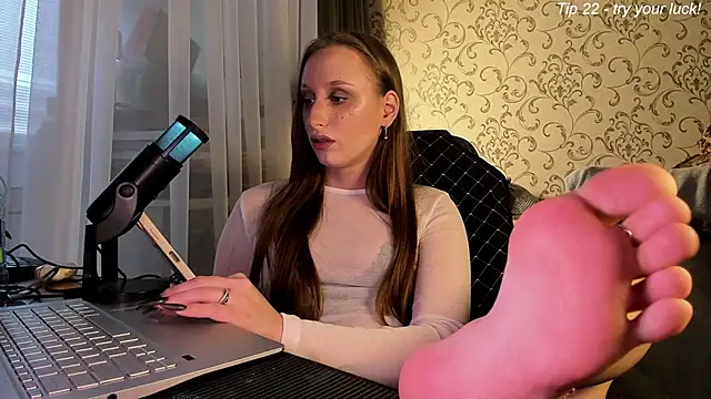 DarcySiren online show from April 24, 2026, 8:38 am