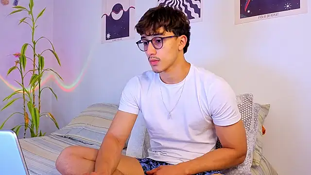 LatinReall online show from September 24, 2025, 8:15 pm