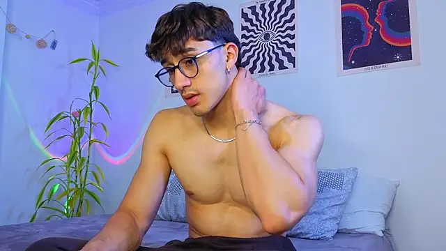 LatinReall online show from September 9, 2025, 3:16 am