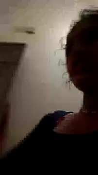 Guriya0076 online show from May 17, 2026, 12:21 am