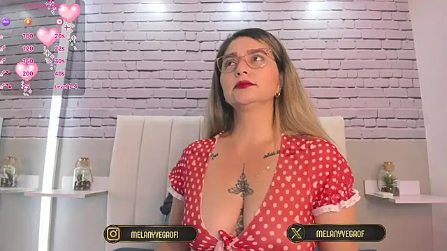 MelanyVegas online show from November 27, 2025, 8:26 am