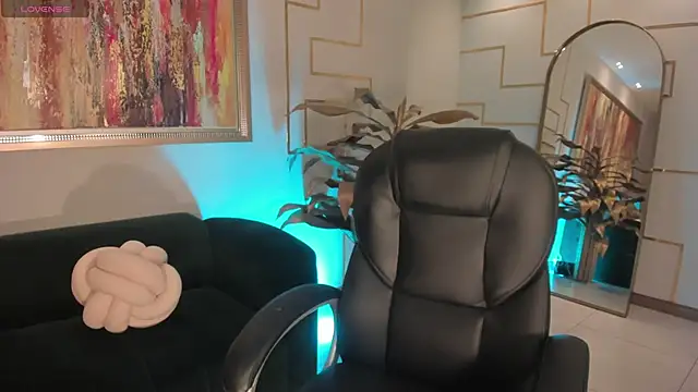 Snapshot of MilaLawrence chatting on February 26, 2026, 12:16 pm MilaLawrence online show from February 26, 2026, 12:16 pm