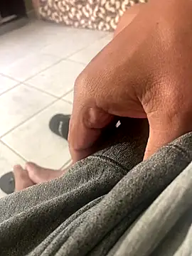 Snapshot of PIROCAGG21 chatting on November 10, 2025, 10:20 am PIROCAGG21 online show from November 10, 2025, 10:20 am