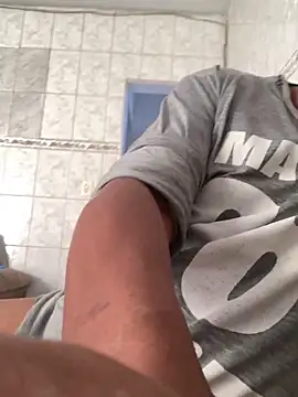 Snapshot of PIROCAGG21 chatting on November 19, 2025, 12:16 pm PIROCAGG21 online show from November 19, 2025, 12:16 pm