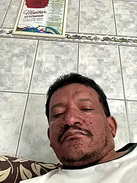 Snapshot of PIROCAGG21 chatting on September 29, 2025, 1:17 pm PIROCAGG21 online show from September 29, 2025, 1:17 pm