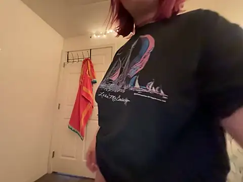 Snapshot of moan4mona chatting on February 20, 2026, 12:07 am moan4mona online show from February 20, 2026, 12:07 am