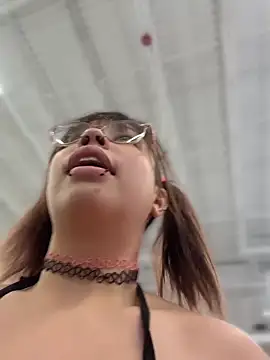moan4mona online show from June 17, 2026, 3:33 pm