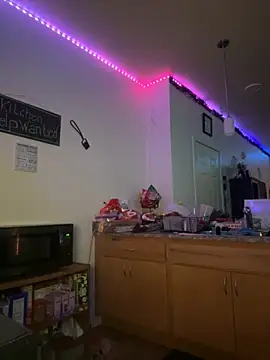 moan4mona online show from November 5, 2025, 2:47 am